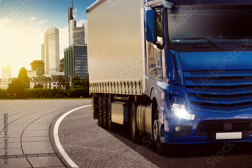Photo: Blue Truck Blue Truck