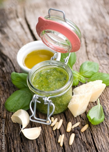 Foto: Pesto mit Basilikum Pesto mit Basilikum