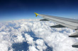 Tragfläche eines Flugzeugs während Flug
