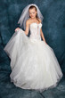 Foto: Portrait of the young bride in studio Portrait of the young bride in studio