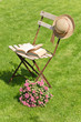 Photo: Gartenstuhl mit Buch Gartenstuhl mit Buch