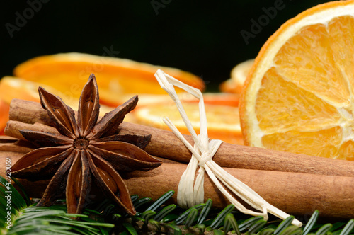 Photo: Anis, Zimt und Orange Anis, Zimt und Orange