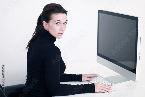 Foto: Frau im Büro Frau im Büro