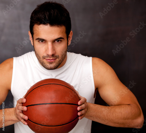 Foto: Competitive basketball player Competitive basketball player