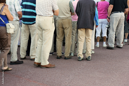 Photo: Wartende Menschen Wartende Menschen