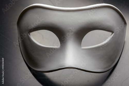 Foto: white mask white mask