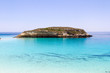 Foto: Pure crystalline water surface around an island (Lampedusa) Pure crystalline water surface around an island (Lampedusa)