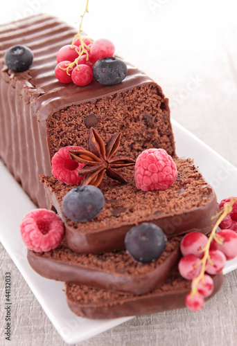 Foto: chocolate pie and berries chocolate pie and berries