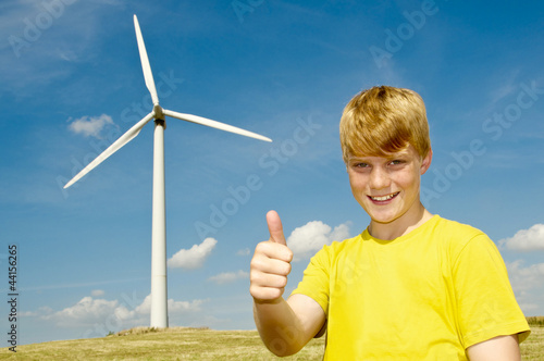 Photo: Daumen hoch zur Windenergie Daumen hoch zur Windenergie
