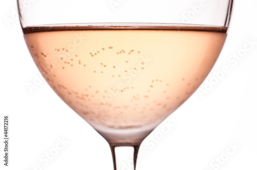 Photo: Nahaufnahme Rosewein mit Kohlensäure Nahaufnahme Rosewein mit Kohlensäure