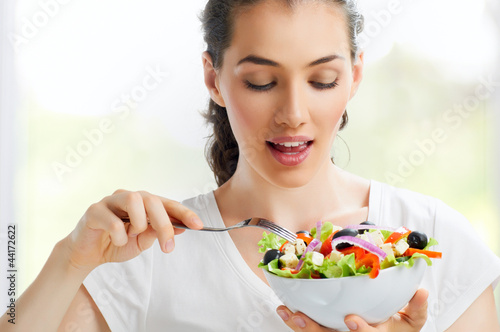 Photo: eating healthy food eating healthy food
