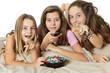 Foto: Enfants regardent la télévision Enfants regardent la télévision
