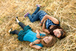 Photo: Teenager im Stroh Teenager im Stroh