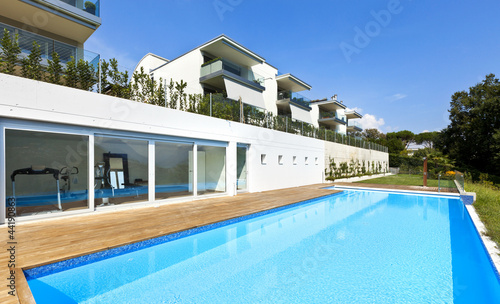 Photo: residence with swimming pool residence with swimming pool