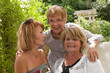 Senior - Portraits de femme dans le jardin