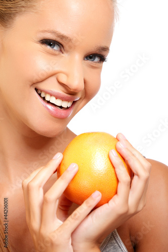 Foto: closeup portrait of a sexy woman with fruit closeup portrait of a sexy woman with fruit