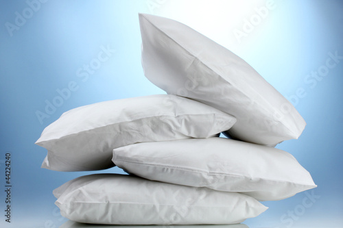 Foto: pillows, on blue background pillows, on blue background