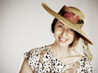 Foto: smiling woman with straw hat smiling woman with straw hat