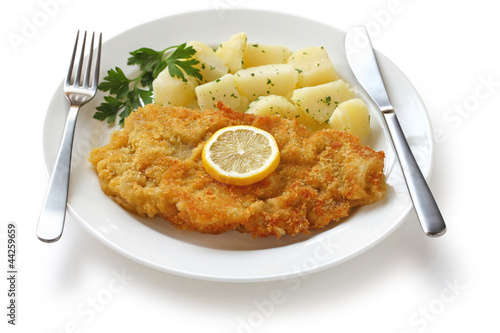 Photo: wiener schnitzel, veal cutlet, austrian cuisine wiener schnitzel, veal cutlet, austrian cuisine