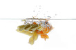 Foto: Vollkorn-Pasta in Wasser Vollkorn-Pasta in Wasser