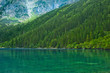 Foto: Green lake and mountain landscape Green lake and mountain landscape