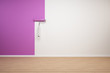 Wand wird violett gestrichen