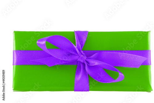 Photo: Grün-lilanes Geschenk mit Schleife Grün-lilanes Geschenk mit Schleife