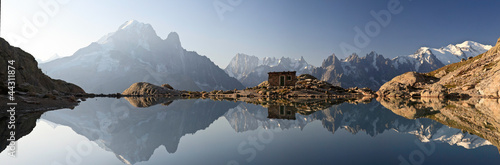 Photo: Monte Bianco e Alpi riflesse nel Lago Bianco Monte Bianco e Alpi riflesse nel Lago Bianco