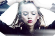 Foto: Beautiful women wet face drop water after rain Beautiful women wet face drop water after rain