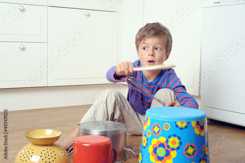 Photo: Der kleine Schlagzeuger Der kleine Schlagzeuger