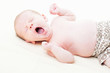 baby gähnend