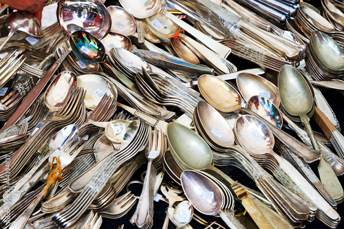 Photo: Silberbesteck auf dem Trödelmarkt Silberbesteck auf dem Trödelmarkt