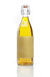 Flasche Sonnenblumenöl als Freisteller