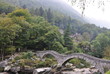 Alte Steinbrücke über den Fluss Verzasca, Tessin