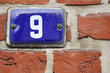 Hausnummer 9