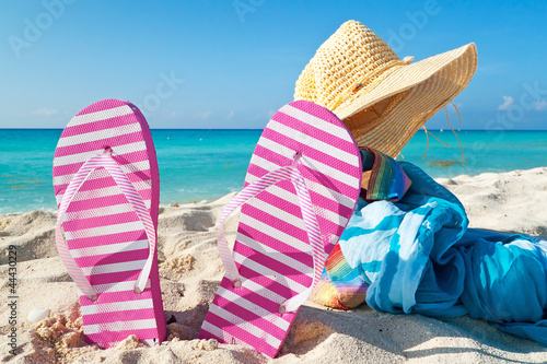 Foto: Accessories for holidays on Caribbean beach Accessories for holidays on Caribbean beach