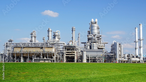 Photo: Refinery plant at Europort harbor, Rotterdam Refinery plant at Europort harbor, Rotterdam