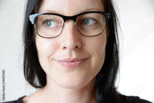 Photo: Lächelnde Frau mit Brille Lächelnde Frau mit Brille