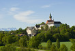 Kloster Andechs vor Alpenkette