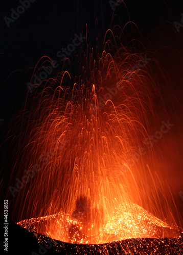 Photo: Ascheeruption am Stromboli Ascheeruption am Stromboli