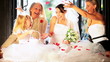 Vídeo: Cute Blonde Flower Girl Laughing Bride Sister and Grandma Cute Blonde Flower Girl Laughing Bride Sister and Grandma