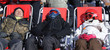 Photo: famille à la montagne sur des chaises longues famille à la montagne sur des chaises longues