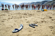 Sandalen und Strandgymnastik
