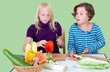 Kinder schneiden Gemüse