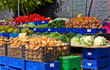 Marktstand mit frischem Gemüse
