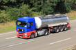 Tankfahrzeug auf der Autobahn