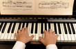 Mani sul pianoforte