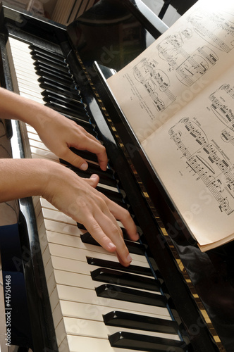 Photo: Mani del pianista Mani del pianista