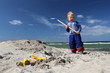 Schaufelspaß am Ostseestrand