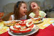 Kinder beim Essen